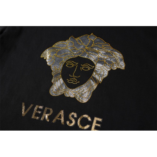 Cheap Versace Tracksuits Short Sleeved For Men #1064851 Replica Wholesale [$68.00 USD] [ITEM#1064851] on Replica Versace Tracksuits