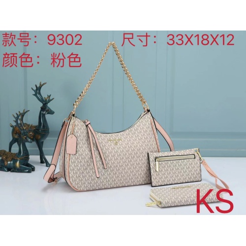 Cheap Michael Kors Messenger Bags For Women #1065522 Replica Wholesale [$38.00 USD] [ITEM#1065522] on Replica Michael Kors Messenger Bags