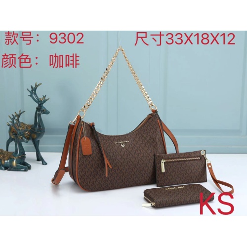 Cheap Michael Kors Messenger Bags For Women #1065526 Replica Wholesale [$38.00 USD] [ITEM#1065526] on Replica Michael Kors Messenger Bags