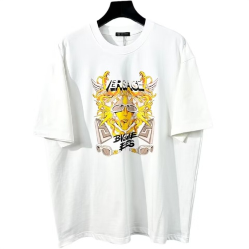 Cheap Versace T-Shirts Short Sleeved For Unisex #1073132 Replica Wholesale [$42.00 USD] [ITEM#1073132] on Replica Versace T-Shirts