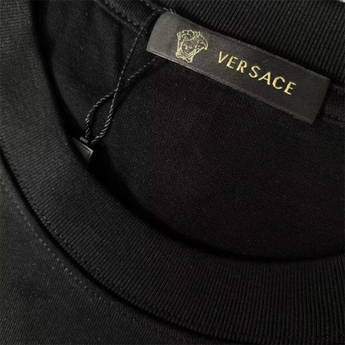 Cheap Versace T-Shirts Short Sleeved For Unisex #1073133 Replica Wholesale [$42.00 USD] [ITEM#1073133] on Replica Versace T-Shirts