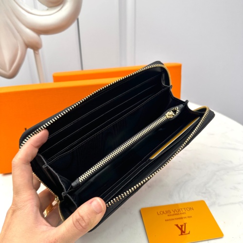 Cheap Louis Vuitton AAA Man Wallets #1088050 Replica Wholesale [$42.00 USD] [ITEM#1088050] on Replica Louis Vuitton AAA Man Wallets