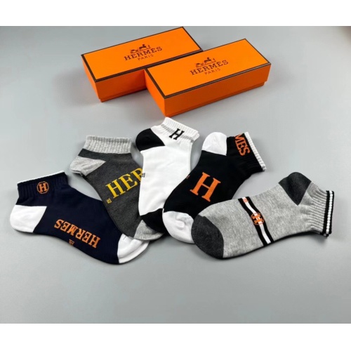 Cheap Hermes Socks For Men #1090611 Replica Wholesale [$27.00 USD] [ITEM#1090611] on Replica Hermes Socks