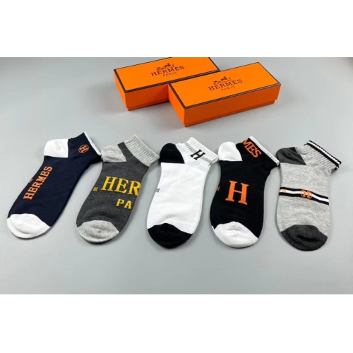 Cheap Hermes Socks For Men #1090611 Replica Wholesale [$27.00 USD] [ITEM#1090611] on Replica Hermes Socks