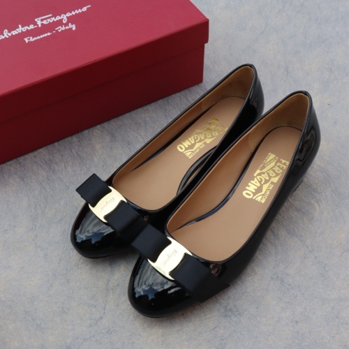 Cheap Salvatore Ferragamo Flat Shoes For Women #1099059 Replica Wholesale [$96.00 USD] [ITEM#1099059] on Replica Salvatore Ferragamo Flat Shoes