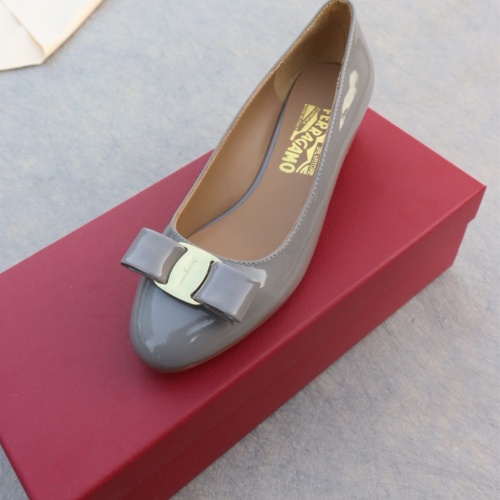 Cheap Salvatore Ferragamo Flat Shoes For Women #1099064 Replica Wholesale [$96.00 USD] [ITEM#1099064] on Replica Salvatore Ferragamo Flat Shoes