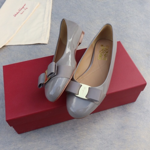 Cheap Salvatore Ferragamo Flat Shoes For Women #1099074 Replica Wholesale [$96.00 USD] [ITEM#1099074] on Replica Salvatore Ferragamo Flat Shoes