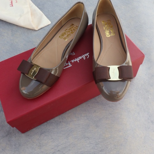 Cheap Salvatore Ferragamo Flat Shoes For Women #1099075 Replica Wholesale [$96.00 USD] [ITEM#1099075] on Replica Salvatore Ferragamo Flat Shoes