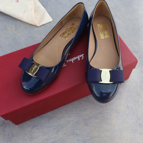Cheap Salvatore Ferragamo Flat Shoes For Women #1099078 Replica Wholesale [$96.00 USD] [ITEM#1099078] on Replica Salvatore Ferragamo Flat Shoes