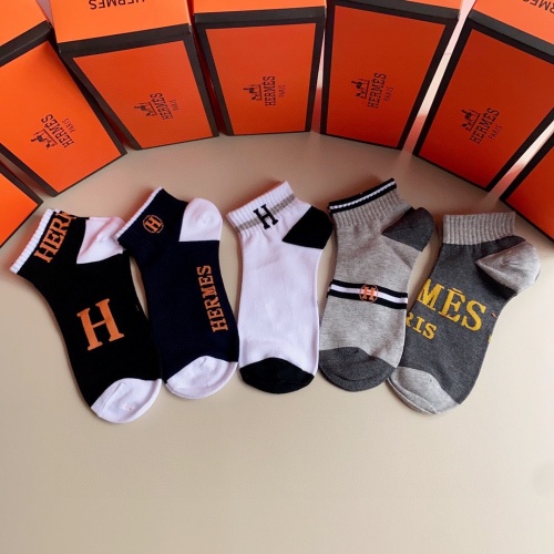 Cheap Hermes Socks #1100333 Replica Wholesale [$25.00 USD] [ITEM#1100333] on Replica Hermes Socks