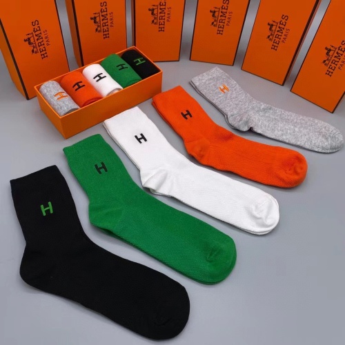 Cheap Hermes Socks #1100469 Replica Wholesale [$27.00 USD] [ITEM#1100469] on Replica Hermes Socks