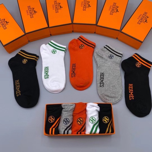 Cheap Hermes Socks #1100550 Replica Wholesale [$27.00 USD] [ITEM#1100550] on Replica Hermes Socks