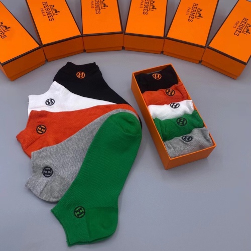 Cheap Hermes Socks #1100552 Replica Wholesale [$27.00 USD] [ITEM#1100552] on Replica Hermes Socks