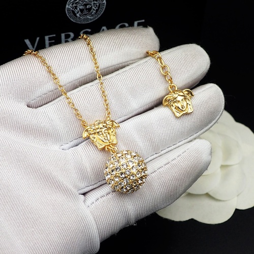 Cheap Versace Necklaces #1101071 Replica Wholesale [$27.00 USD] [ITEM#1101071] on Replica Versace Necklaces