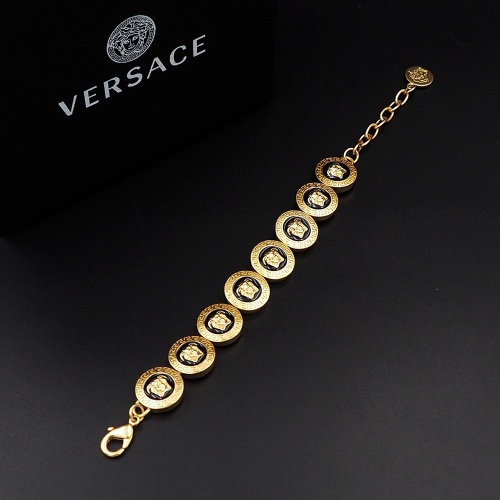 Cheap Versace Bracelets #1101080 Replica Wholesale [$32.00 USD] [ITEM#1101080] on Replica Versace Bracelets