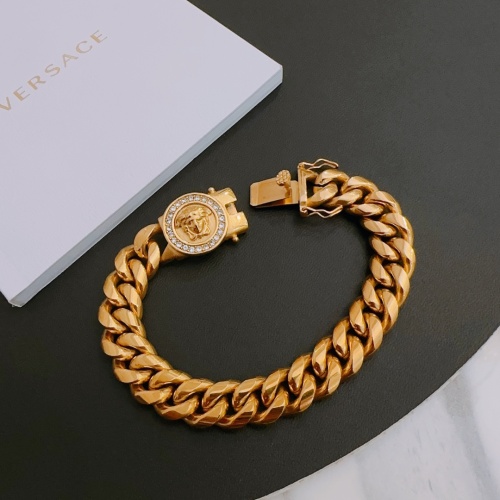 Cheap Versace Bracelets #1103161 Replica Wholesale [$92.00 USD] [ITEM#1103161] on Replica Versace Bracelets