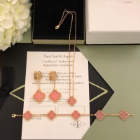 Van Cleef & Arpels Jewelry Set For Women #1108894