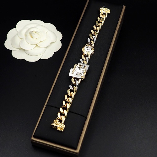 Cheap Versace Bracelets #1114751 Replica Wholesale [$32.00 USD] [ITEM#1114751] on Replica Versace Bracelets