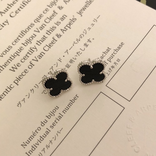 Cheap Van Cleef &amp; Arpels Jewelry Set For Women #1115768 Replica Wholesale [$76.00 USD] [ITEM#1115768] on Replica Van Cleef &amp; Arpels Jewelry Set