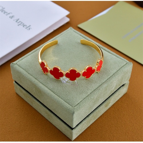 Cheap Van Cleef &amp; Arpels Bracelets For Women #1116342 Replica Wholesale [$22.00 USD] [ITEM#1116342] on Replica Van Cleef &amp; Arpels Bracelets