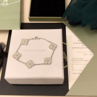 Cheap Van Cleef &amp; Arpels Jewelry Set For Women #1119344 Replica Wholesale [$85.00 USD] [ITEM#1119344] on Replica Van Cleef &amp; Arpels Jewelry Set