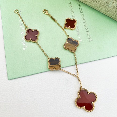 Cheap Van Cleef &amp; Arpels Bracelets For Women #1122097 Replica Wholesale [$36.00 USD] [ITEM#1122097] on Replica Van Cleef &amp; Arpels Bracelets
