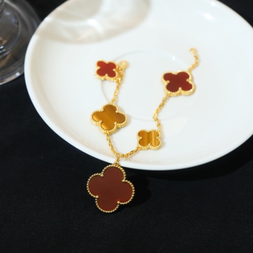 Cheap Van Cleef &amp; Arpels Bracelets For Women #1122391 Replica Wholesale [$80.00 USD] [ITEM#1122391] on Replica Van Cleef &amp; Arpels Bracelets