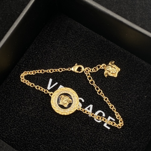 Cheap Versace Jewelry Set #1122459 Replica Wholesale [$48.00 USD] [ITEM#1122459] on Replica Versace Jewelry Set