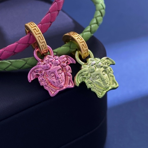 Cheap Versace Bracelets #1122937 Replica Wholesale [$32.00 USD] [ITEM#1122937] on Replica Versace Bracelets