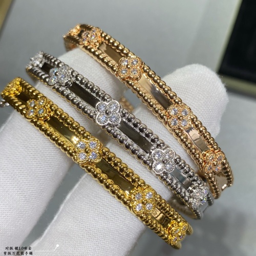 Cheap Van Cleef &amp; Arpels Bracelets For Women #1127546 Replica Wholesale [$102.00 USD] [ITEM#1127546] on Replica Van Cleef &amp; Arpels Bracelets