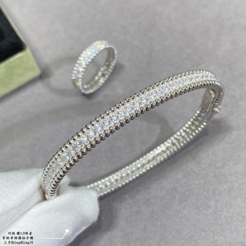 Cheap Van Cleef &amp; Arpels Bracelets For Women #1127551 Replica Wholesale [$108.00 USD] [ITEM#1127551] on Replica Van Cleef &amp; Arpels Bracelets