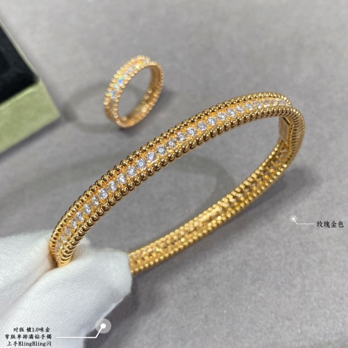 Cheap Van Cleef &amp; Arpels Bracelets For Women #1127552 Replica Wholesale [$108.00 USD] [ITEM#1127552] on Replica Van Cleef &amp; Arpels Bracelets