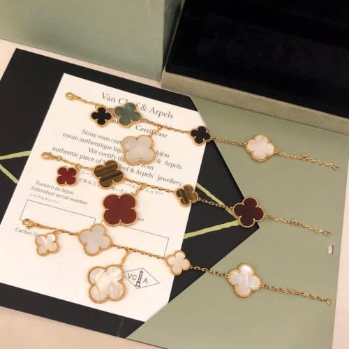Cheap Van Cleef &amp; Arpels Bracelets For Women #1128045 Replica Wholesale [$40.00 USD] [ITEM#1128045] on Replica Van Cleef &amp; Arpels Bracelets