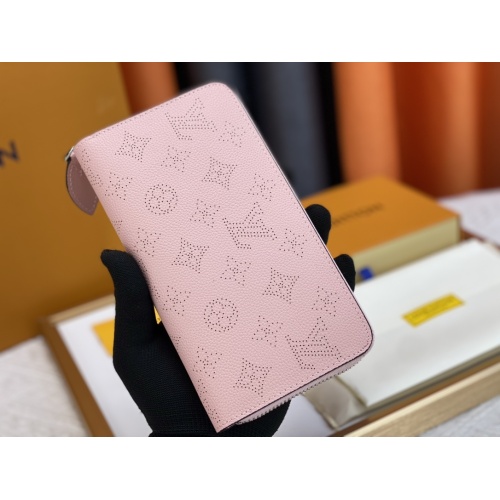 Cheap Louis Vuitton AAA Quality Wallets For Women #1128418 Replica Wholesale [$48.00 USD] [ITEM#1128418] on Replica Louis Vuitton AAA+ Quality Wallets