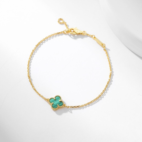 Cheap Van Cleef &amp; Arpels Bracelets For Women #1128807 Replica Wholesale [$40.00 USD] [ITEM#1128807] on Replica Van Cleef &amp; Arpels Bracelets