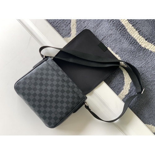 Cheap Louis Vuitton AAA Man Messenger Bags #1129288 Replica Wholesale [$135.00 USD] [ITEM#1129288] on Replica Louis Vuitton AAA Man Messenger Bags