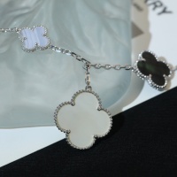 Cheap Van Cleef &amp; Arpels Bracelets For Women #1122376 Replica Wholesale [$85.00 USD] [ITEM#1122376] on Replica Van Cleef &amp; Arpels Bracelets