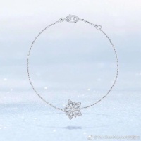 Cheap Van Cleef &amp; Arpels Bracelets For Women #1122527 Replica Wholesale [$32.00 USD] [ITEM#1122527] on Replica Van Cleef &amp; Arpels Bracelets