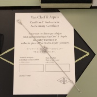 Cheap Van Cleef &amp; Arpels Bracelets For Women #1128042 Replica Wholesale [$29.00 USD] [ITEM#1128042] on Replica Van Cleef &amp; Arpels Bracelets