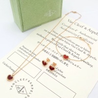 Van Cleef & Arpels Jewelry Set For Women #1129136