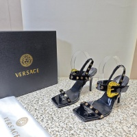 Versace Sandal For Women #1137367