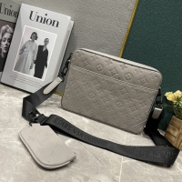 Louis Vuitton AAA Man Messenger Bags #1139304