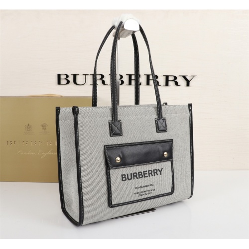 Cheap Burberry AAA Quality Shoulder Bags For Women #1144757 Replica Wholesale [$115.00 USD] [ITEM#1144757] on Replica Burberry AAA Quality Shoulder Bags