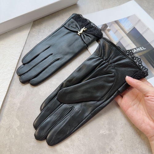 Cheap Yves Saint Laurent Gloves For Women #1145107 Replica Wholesale [$45.00 USD] [ITEM#1145107] on Replica Yves Saint Laurent Gloves