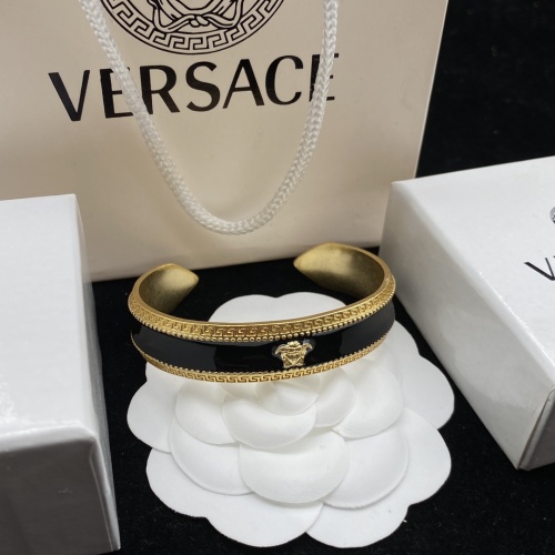 Cheap Versace Bracelets #1146264 Replica Wholesale [$29.00 USD] [ITEM#1146264] on Replica Versace Bracelets
