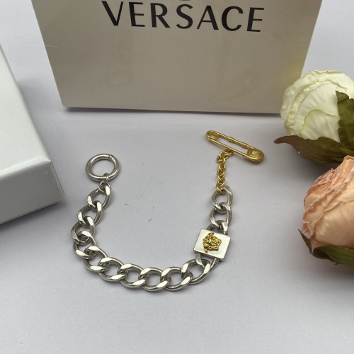 Cheap Versace Bracelets #1146309 Replica Wholesale [$29.00 USD] [ITEM#1146309] on Replica Versace Bracelets