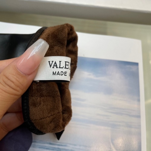 Cheap Valentino Gloves For Women #1149890 Replica Wholesale [$48.00 USD] [ITEM#1149890] on Replica Valentino Gloves