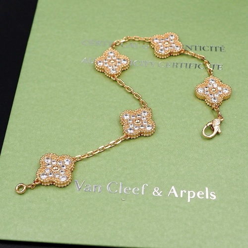 Cheap Van Cleef &amp; Arpels Bracelets For Women #1152993 Replica Wholesale [$29.00 USD] [ITEM#1152993] on Replica Van Cleef &amp; Arpels Bracelets