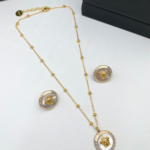 Cheap Versace Jewelry Set For Women #1154195 Replica Wholesale [$52.00 USD] [ITEM#1154195] on Replica Versace Jewelry Set