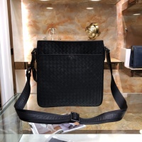 Bottega Veneta AAA Man Messenger Bags #1148246